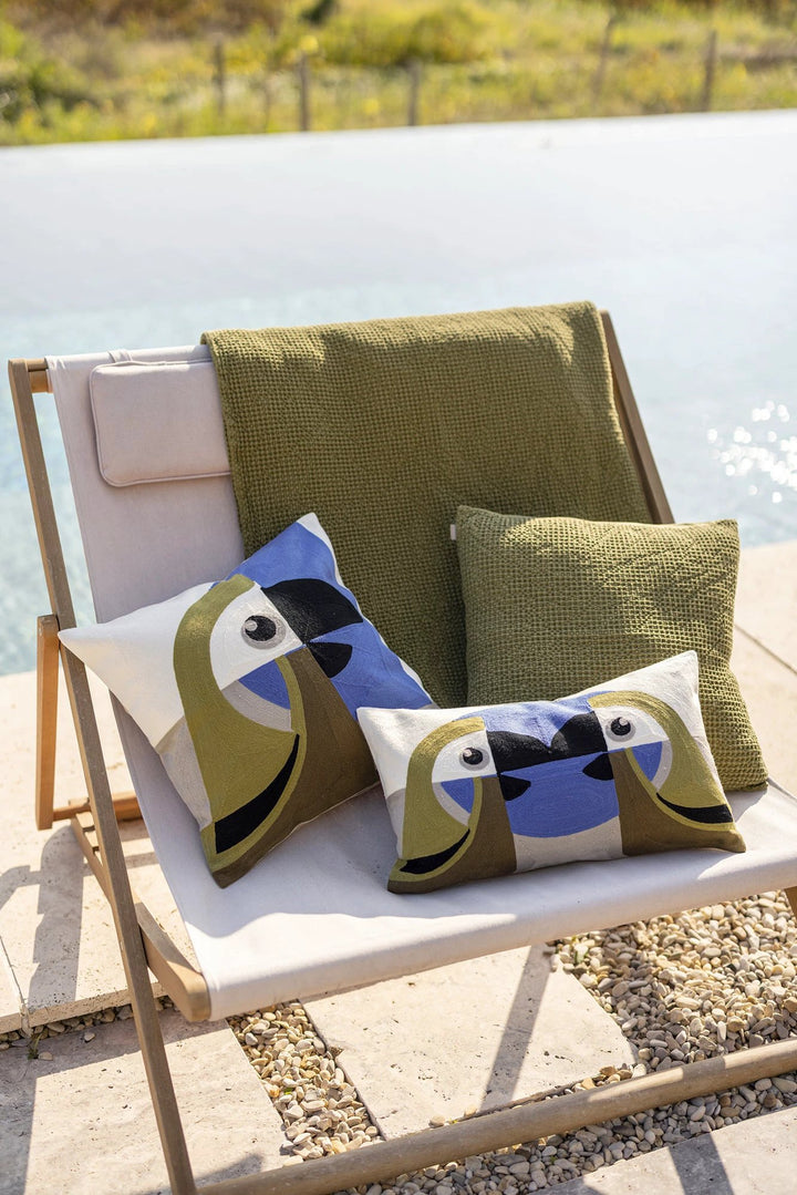 Coussin brodé Loro by Vivaraise