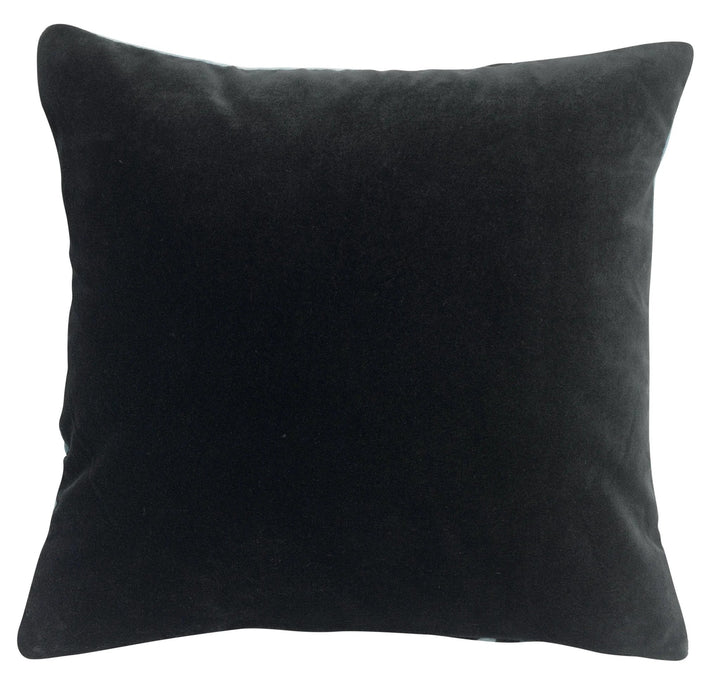 Coussin Fara brodé by Vivaraise